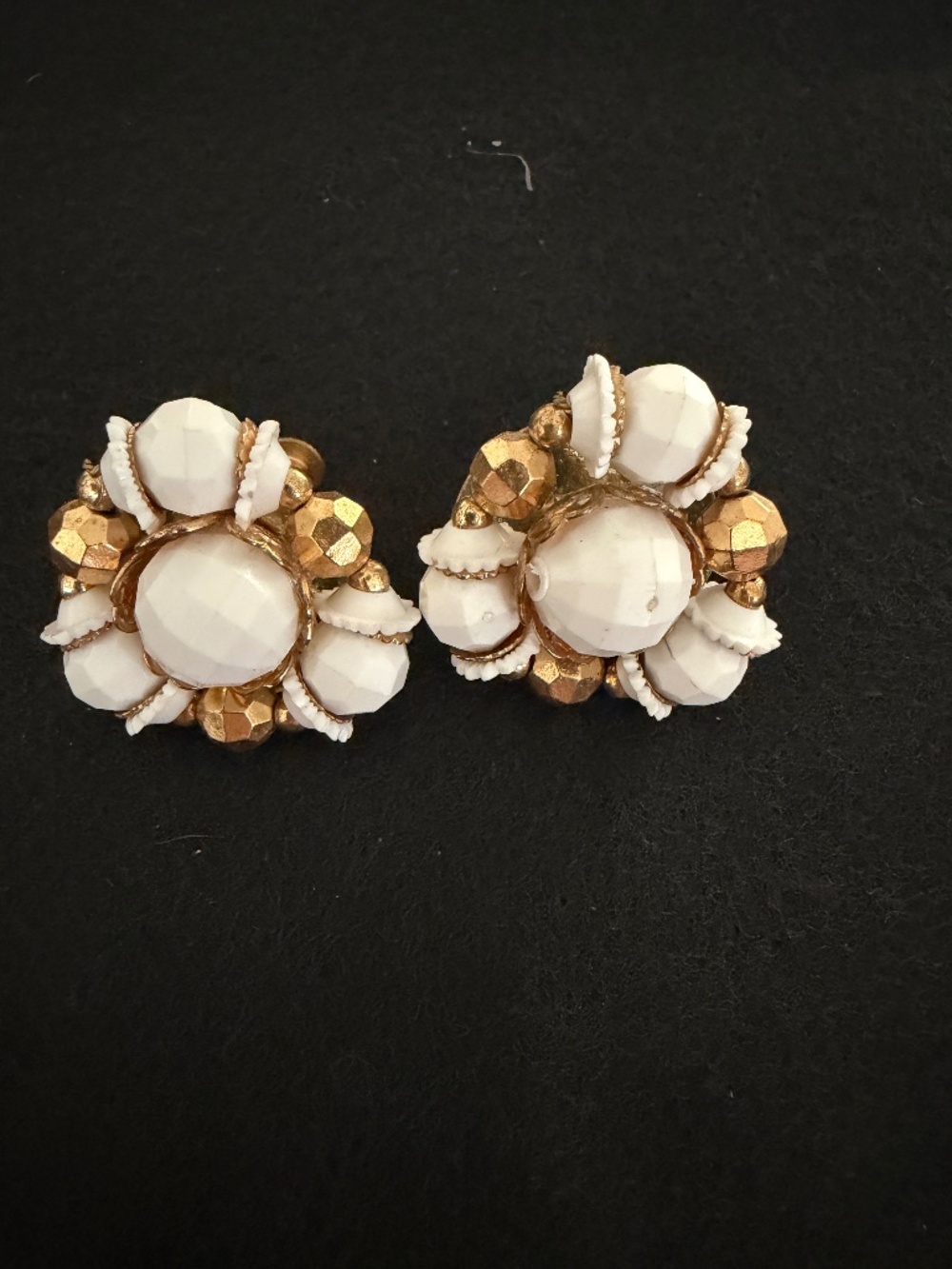 Vintage 1950s MCM White And Gold Beaded Screw Back Earrings